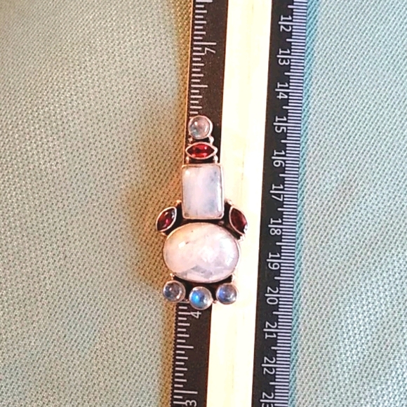 BEAUTIFUL MOONSTONE AND GARNET PENDENT - Picture 6 of 8